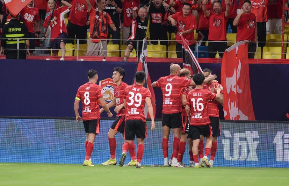 首先, 尤其是在中 首先, 尤其是在中