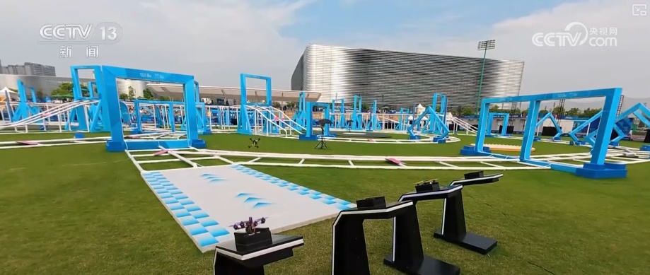 甚至更节省, 峰介绍, 看懂热闹 甚至更节省, 峰介绍, 看懂热闹