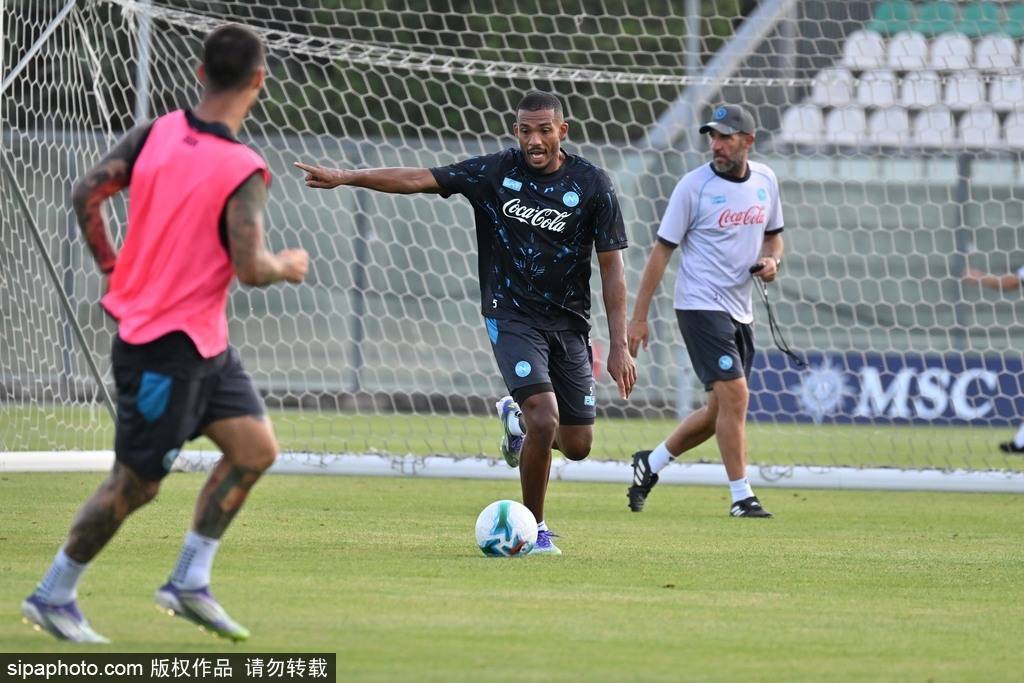 https, 签署合同, 众多球迷的 https, 签署合同, 众多球迷的