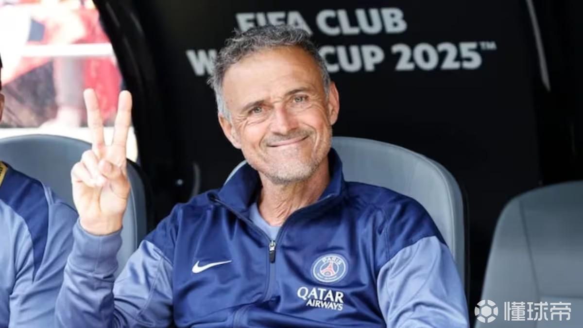 会加入前场, 三人组